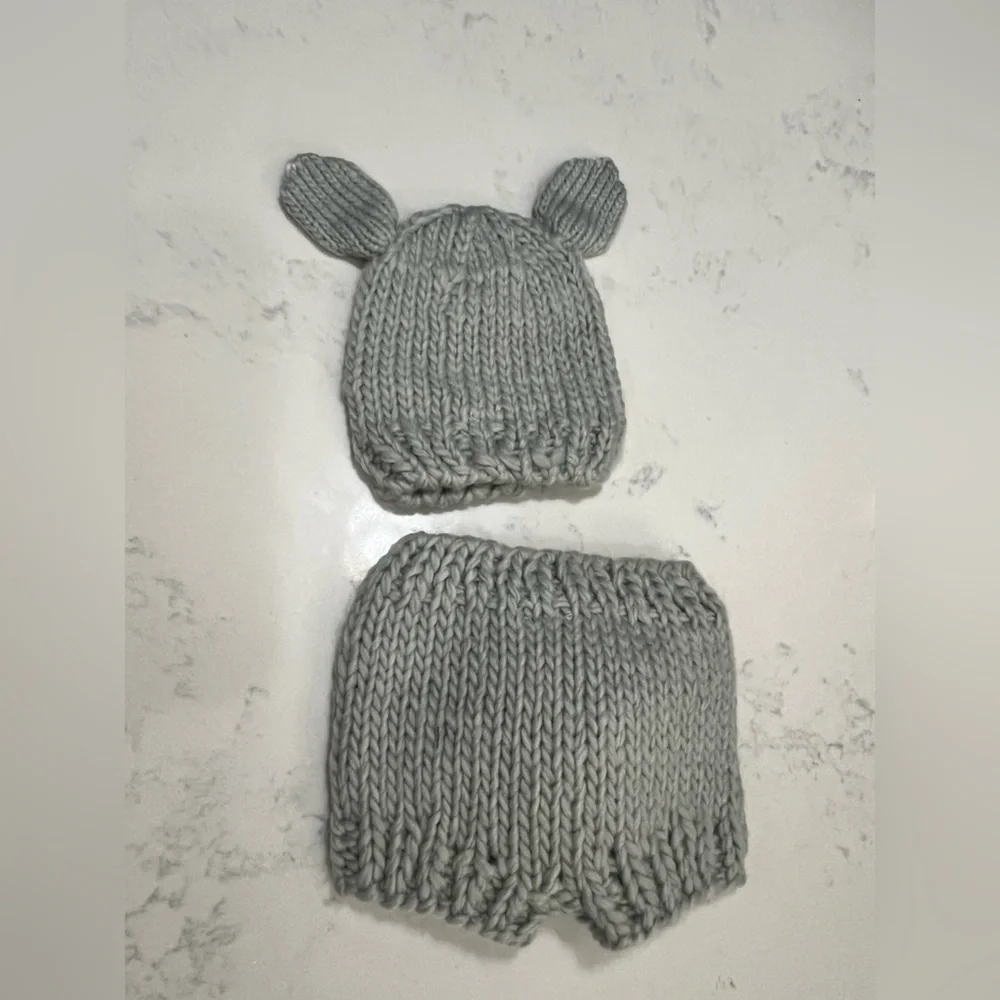 Luxe Chunky Knit Hat & Bloomer Set - Soft Gray with White Pom-Pom
